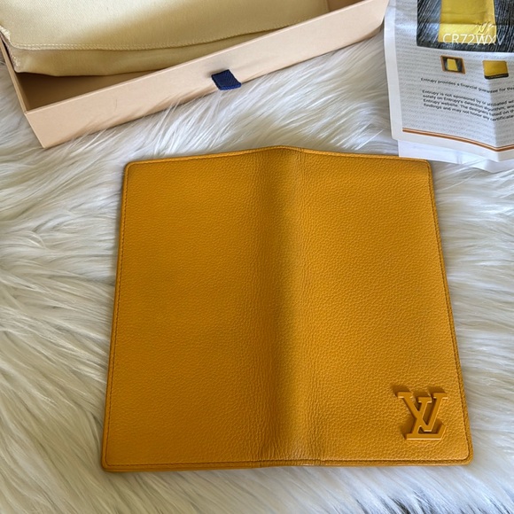 Louis Vuitton Brazza Wallet yellow long wallet saffron aerogramme - Picture 9 of 17